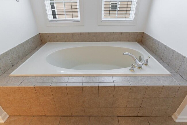 Building Photo - 279 Collins View Ct