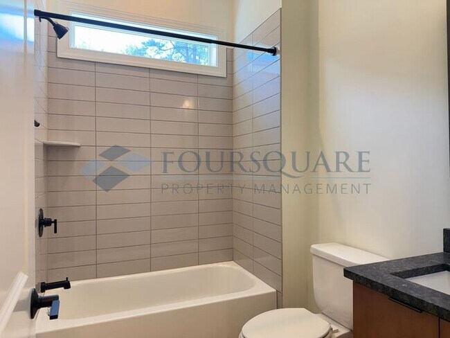 Building Photo - Beautiful  3-Bedroom Home with Loft, Screened Deck & Fenced Backyard – Convenient to Duke Univers...