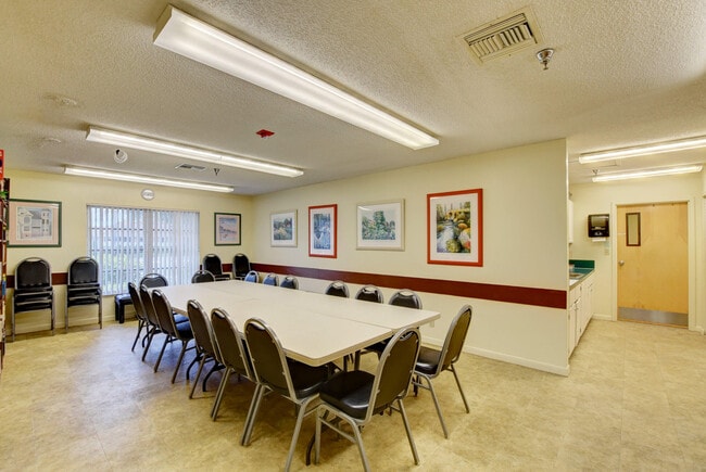 Building Photo - 8089 Springtree Rd