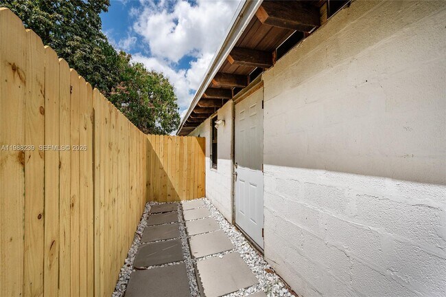 Building Photo - 10954 SW 157th Terrace