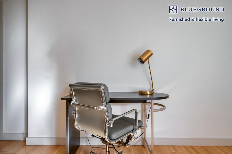 Building Photo - 320 D St