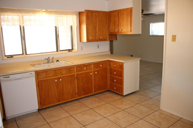 Building Photo - 3508 Piermont Dr NE