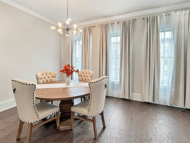 Building Photo - 401 Upper E Ave