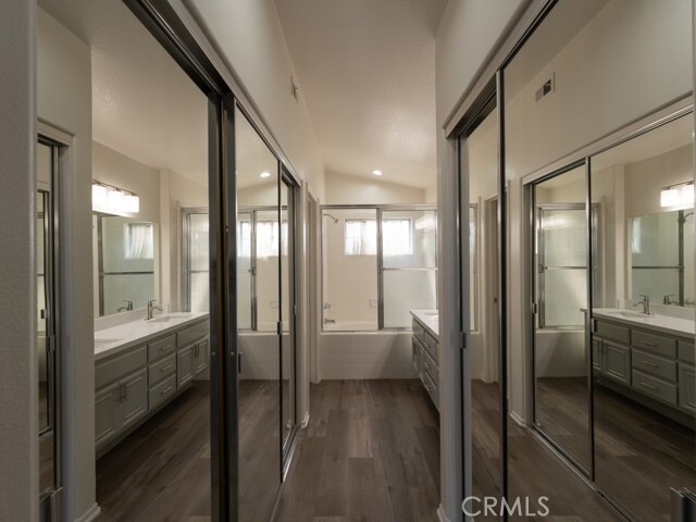 Building Photo - 840 S Orchid Ln