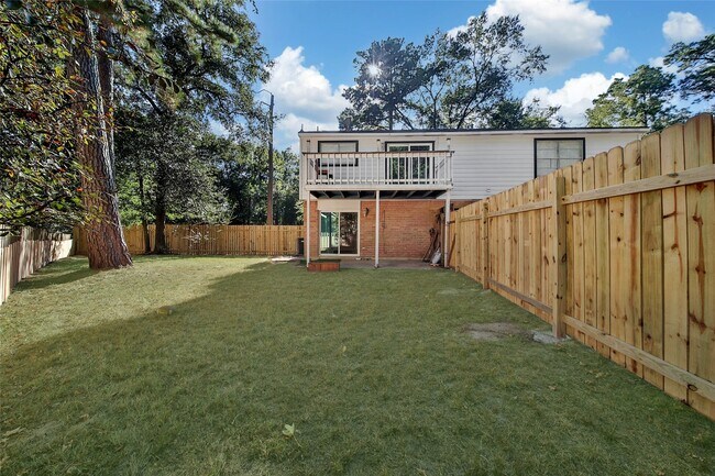 Building Photo - 2603 Rosewood Pl