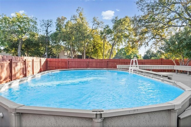 Building Photo - 1801 Broken Shoe Cove