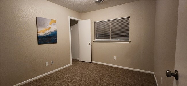 Building Photo - 15334 Oak Terrace Dr