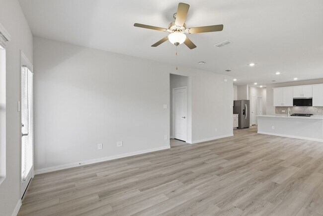 Building Photo - 501 Green Gables Dr