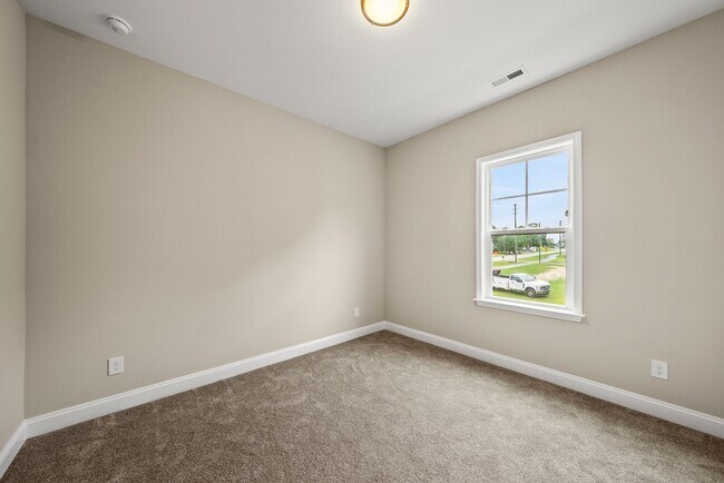 Building Photo - 7996 Humie Olive Rd