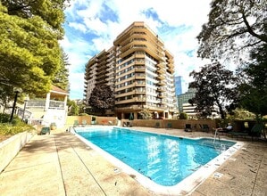 Building Photo - 25 Rockledge Ave