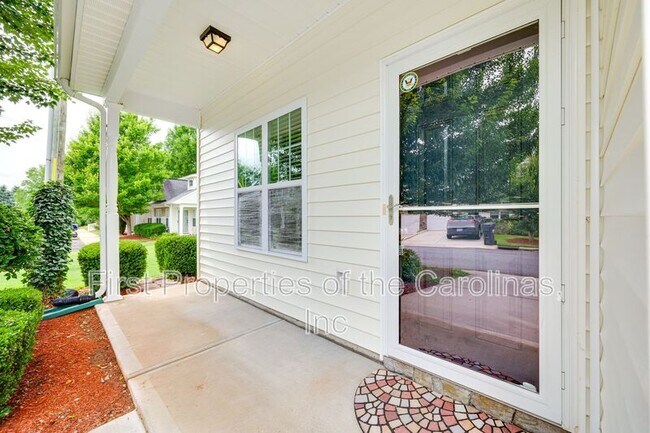 Building Photo - 1430 Harpers Inlet Dr