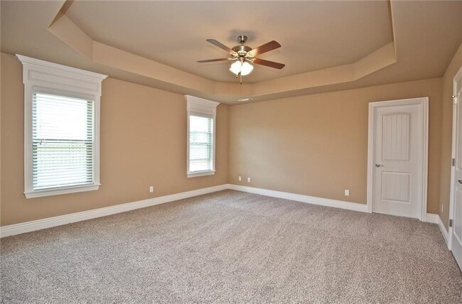 Building Photo - 4609 SW Plumley Ave
