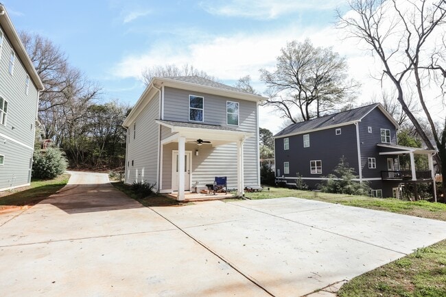 Building Photo - 374 Arch St