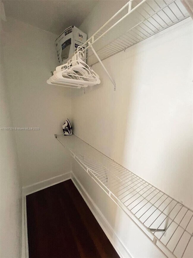 Building Photo - 274 NW 32nd St