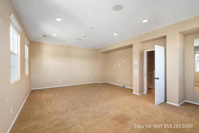 Building Photo - 1177 Parkview Dr