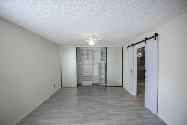 Building Photo - 641 Executive Center Dr