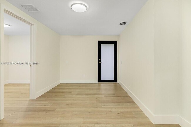 Building Photo - 11390 Heidi Lee Ln