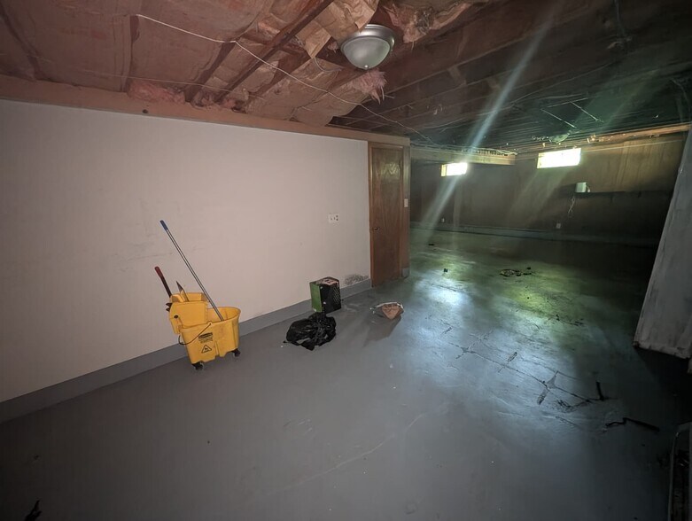 Building Photo - 151 Maryknoll Rd