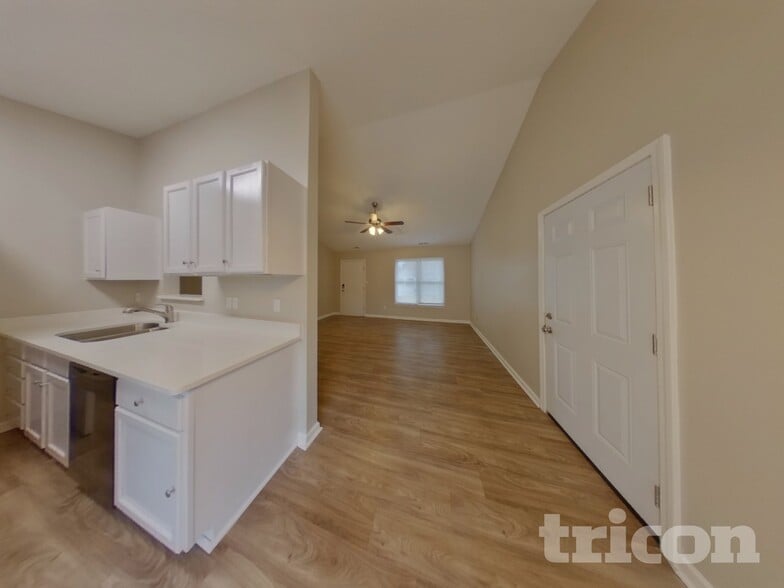 Building Photo - 4312 Windjammer Ct SW