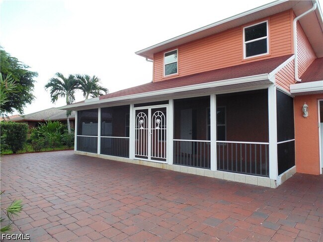 Building Photo - 1120 SE 33rd Terrace