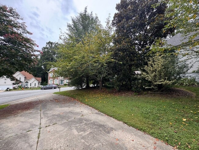 Building Photo - Spacious 4BR 2.5BA Home in Adams Farm with...