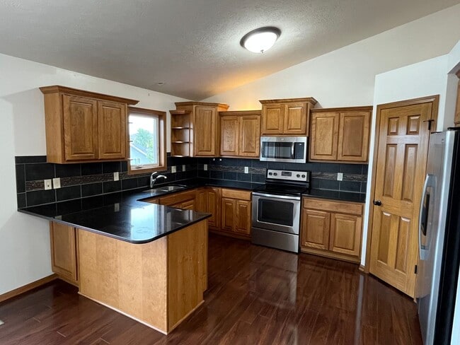 Building Photo - 8020 Renatta Dr