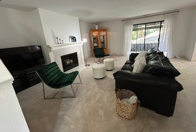 Building Photo - 9 Moraine Ct