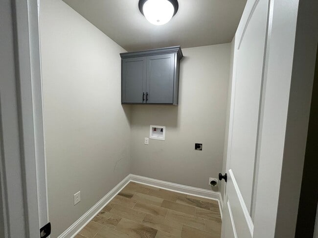 Building Photo - Newer Home in Legacy Pointe Subdivision in...