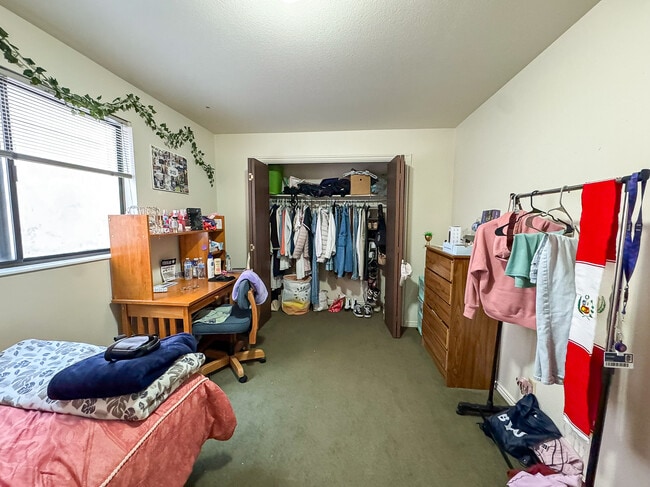 Building Photo - 243 E 400 N