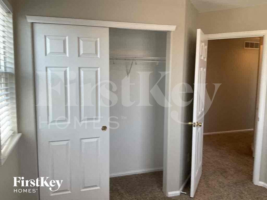 Building Photo - 24620 E Wyoming Cir