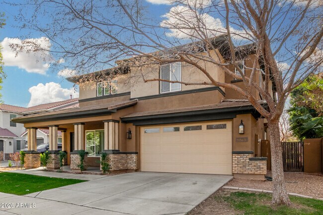 Building Photo - 3751 E Palo Verde St