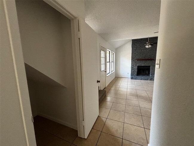 Building Photo - 12413 Deer Falls Dr
