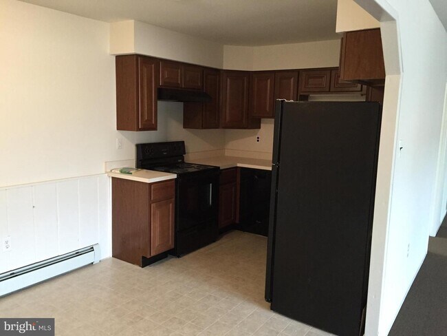 Building Photo - 809 N Bethlehem Pike