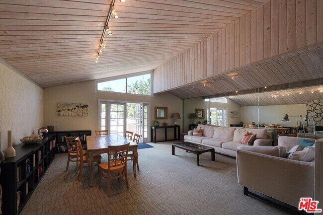Building Photo - 26668 Seagull Way