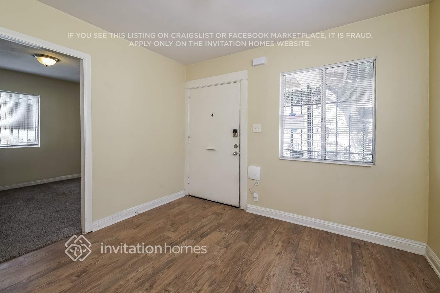 Building Photo - 1522 W 60th St