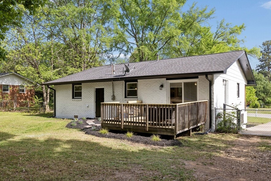 Building Photo - 2075 Franklin St
