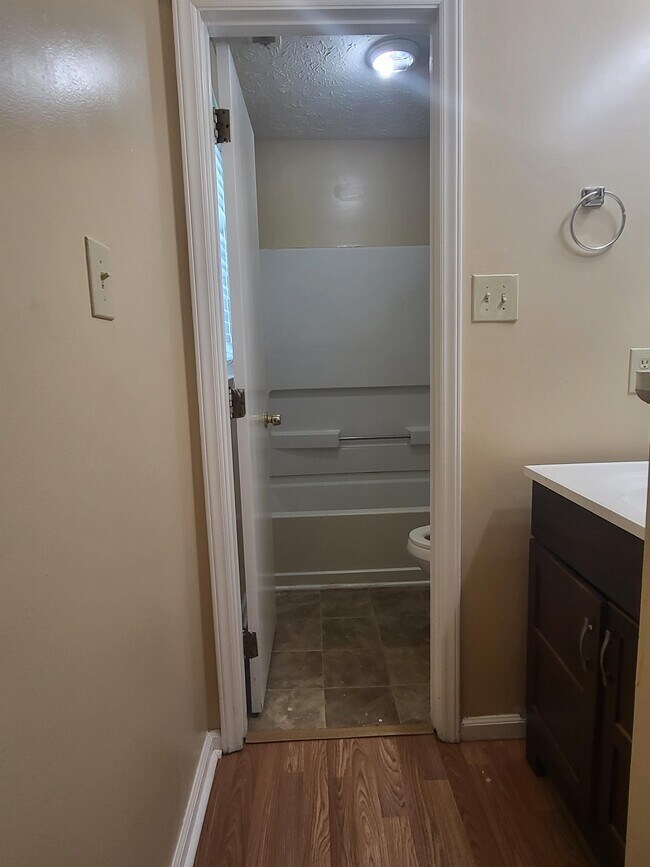 Building Photo - 7281 Pebblebrook Dr