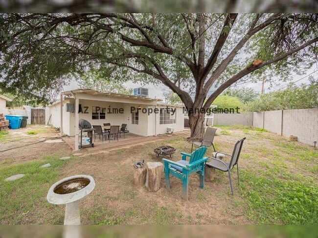 Building Photo - 9430 N 11th Pl