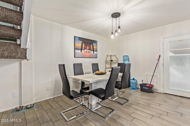 Building Photo - 4807 W Northern Ave