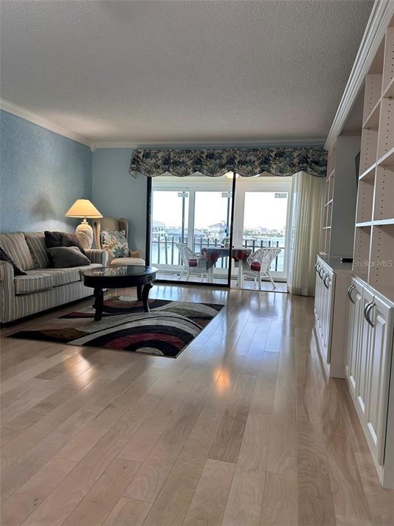 Building Photo - 868 Bayway Blvd