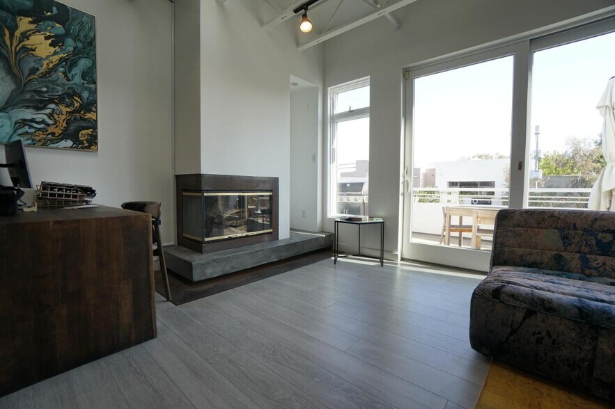 Building Photo - 1509 Abbot Kinney Blvd