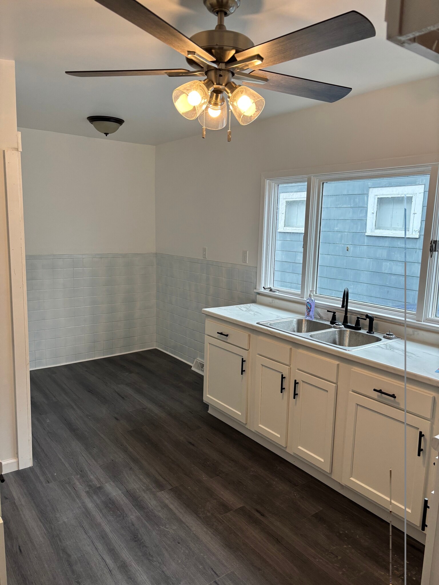 Building Photo - 70 Ivanhoe Rd