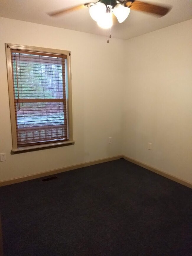 Building Photo - 7 Big Horn Cir