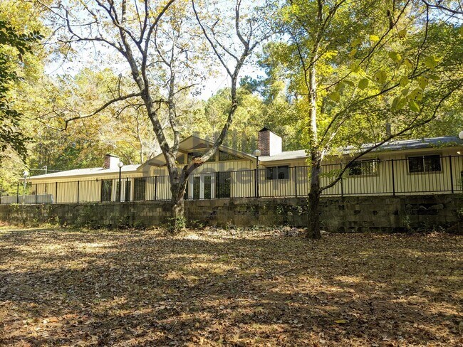 Building Photo - 163 Old Norton Rd