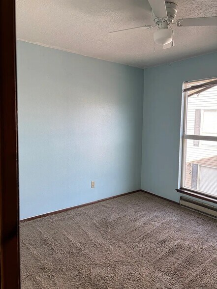 Building Photo - 1029 S 200 W