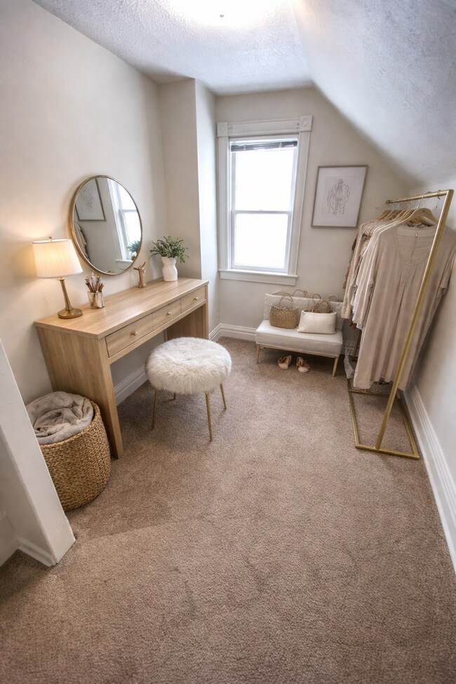 Building Photo - Coming Soon! -  3 Bed 1 Bath Home!