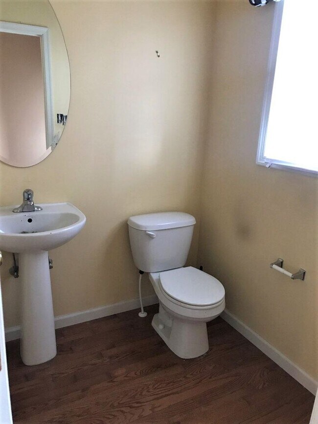 Building Photo - Perfect Townhouse Rental in Sicklerville!