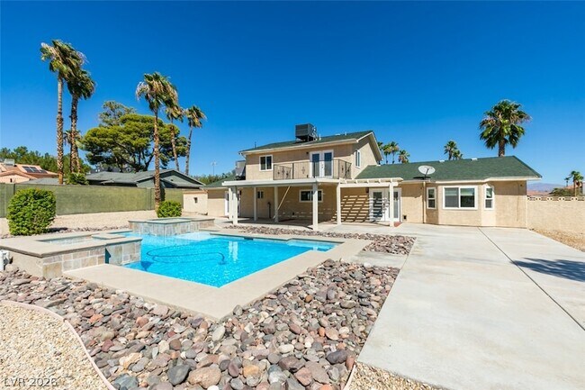 Building Photo - 7015 W El Parque Ave
