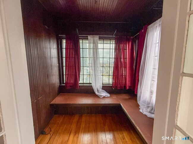 Building Photo - 13 Park Ave