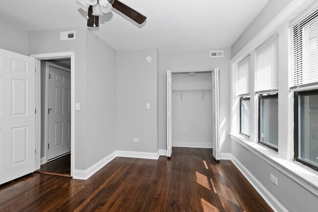 Building Photo - Condo Quality 1-Bedroom/ 1- Bathroom Condo Quality Apartment! – No Security Deposit!